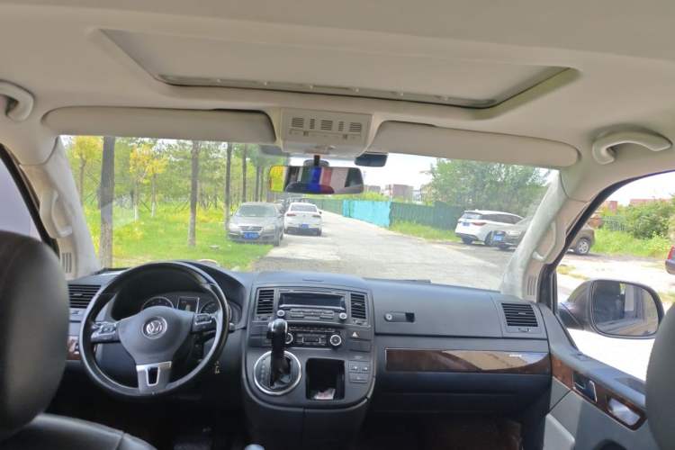 Used Volkswagen Multivan 2012 2.0 TSI Two-Wheel-Drive Luxury Edition Headliner
