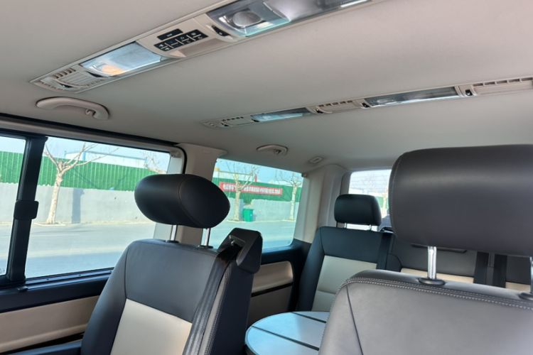 Used Volkswagen Multivan 2012 2.0 TSI Four-Wheel Drive Deluxe Edition Interior 9