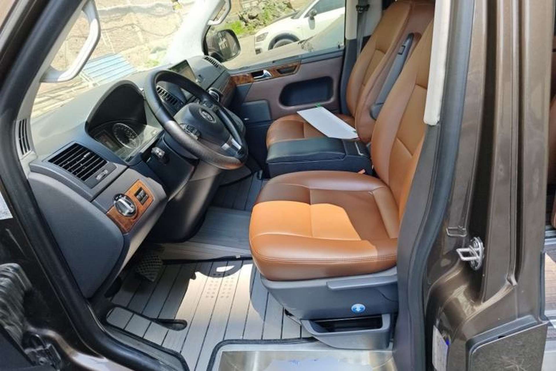 Used Volkswagen Multivan 2012 2.0 TSI Two-Wheel-Drive Luxury Edition Left Front Seat
