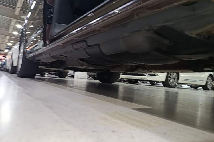 Used Volkswagen Multivan 2012 2.0 TSI Two-Wheel-Drive Luxury Edition Left Side Sill