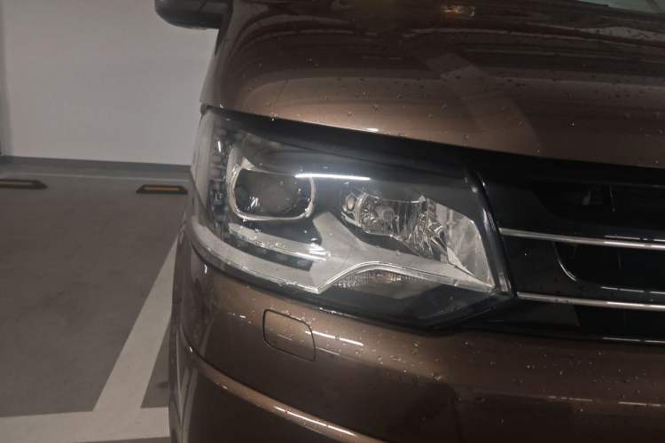 Used Volkswagen Multivan 2012 2.0 TSI Four-Wheel Drive Deluxe Edition Right Front Headlight