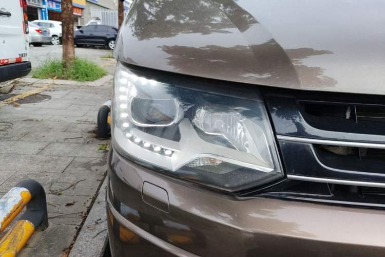 Used Volkswagen Multivan 2012 2.0 TSI Two-Wheel-Drive Luxury Edition Right Front Headlight