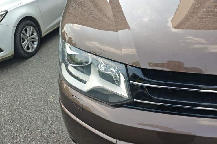 Used Volkswagen Multivan 2012 2.0 TSI Four-Wheel Drive Deluxe Edition Right Front Headlight