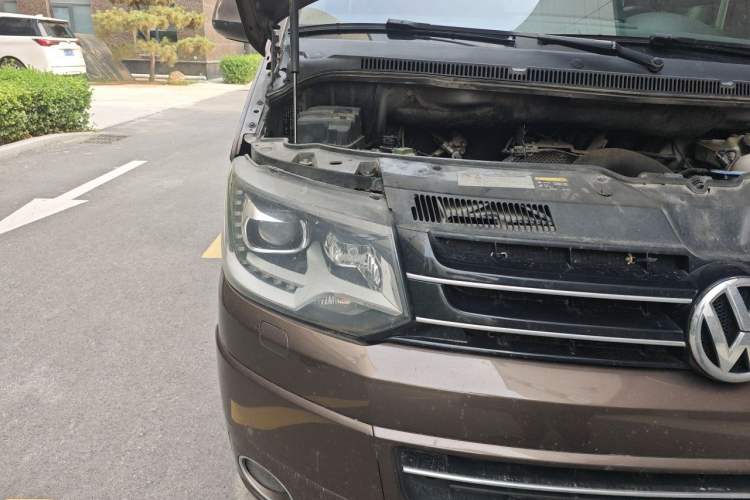 Used Volkswagen Multivan 2012 2.0 TSI Four-Wheel Drive Deluxe Edition Right Front Headlight