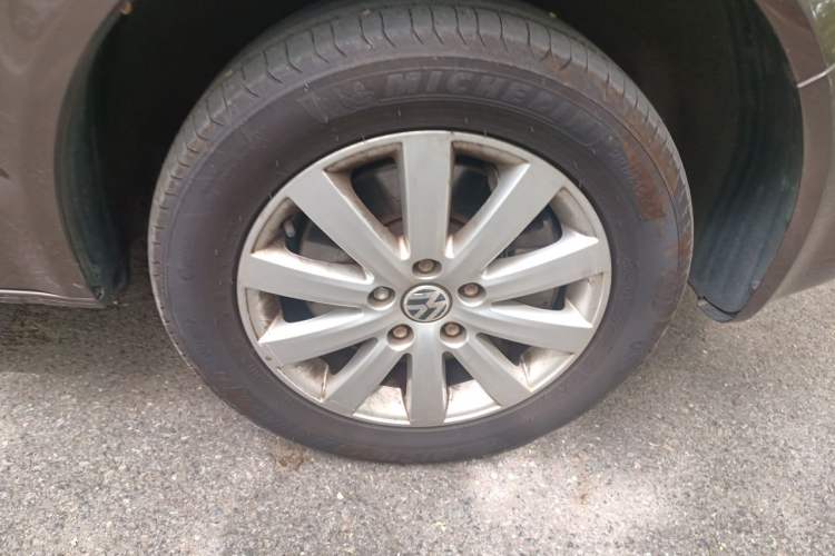 Used Volkswagen Multivan 2012 2.0 TSI Four-Wheel Drive Deluxe Edition Right Front Wheel Hub