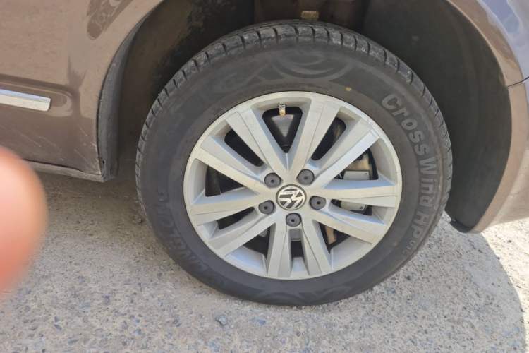 Used Volkswagen Multivan 2012 2.0 TSI Two-Wheel-Drive Luxury Edition Right Front Wheel Hub