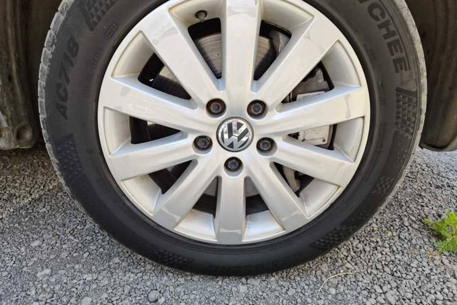 Used Volkswagen Multivan 2012 2.0 TSI Two-Wheel-Drive Luxury Edition Right Front Wheel Hub