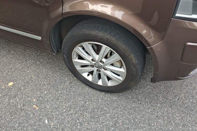Used Volkswagen Multivan 2012 2.0 TSI Four-Wheel Drive Deluxe Edition Right Front Wheel Hub