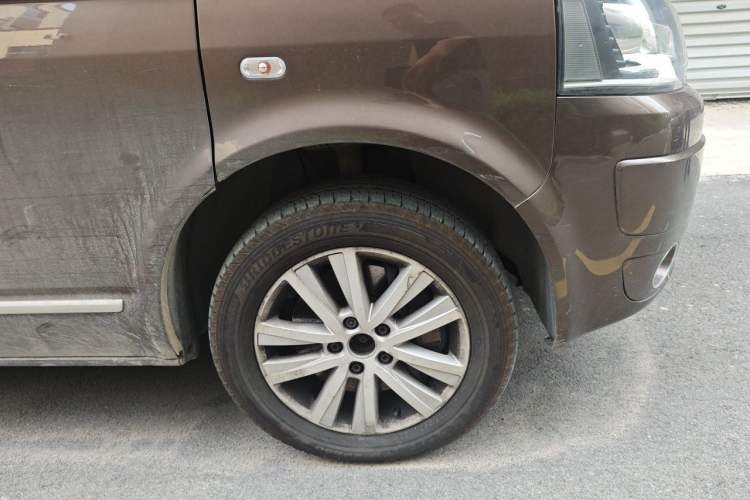 Used Volkswagen Multivan 2012 2.0 TSI Four-Wheel Drive Deluxe Edition Right Front Wheel Hub