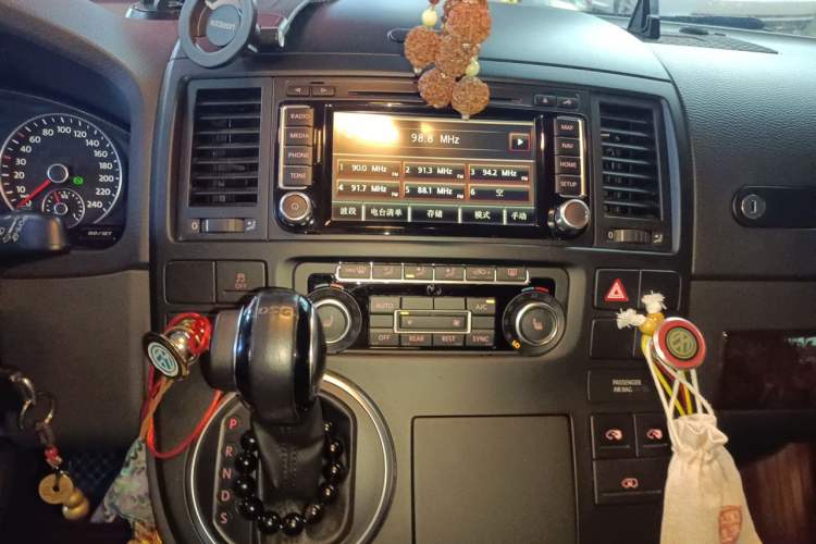 Used Volkswagen Multivan 2012 2.0 TSI Four-Wheel Drive Deluxe Edition Audio And AC Panel