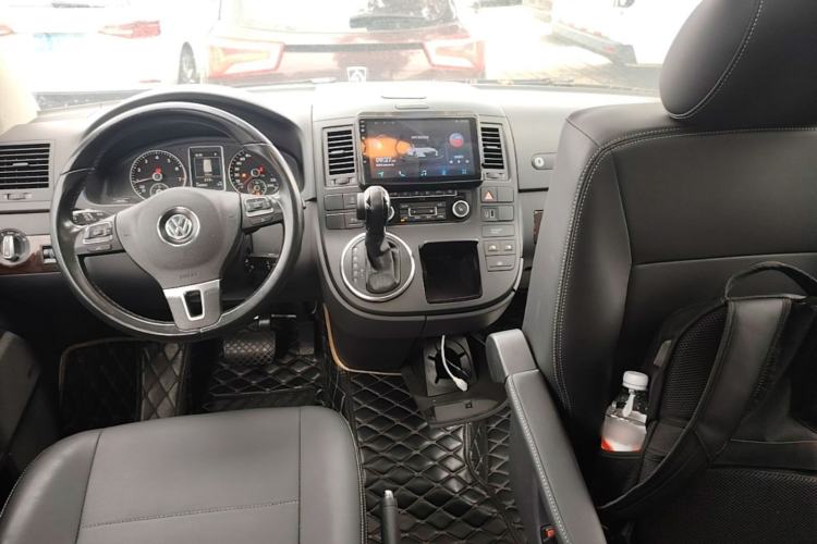 Used Volkswagen Multivan 2012 2.0 TSI Two-Wheel-Drive Luxury Edition Center Console