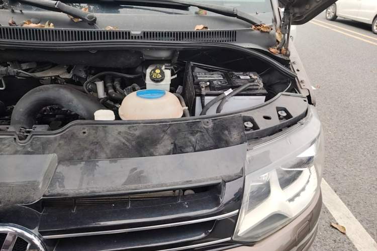Used Volkswagen Multivan 2012 2.0 TSI Two-Wheel-Drive Luxury Edition Engine Bay Left