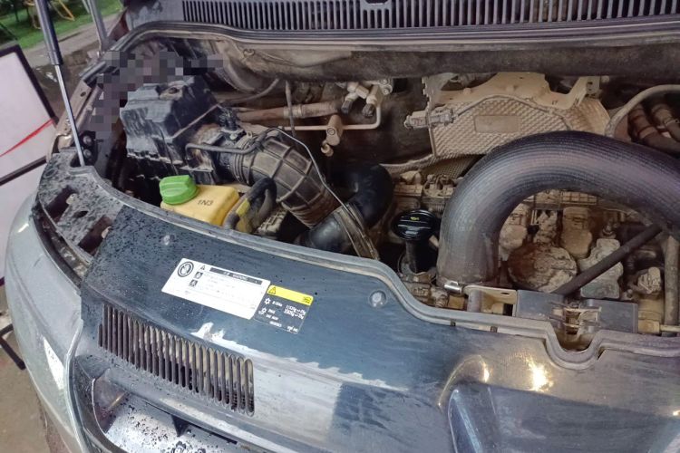 Used Volkswagen Multivan 2012 2.0 TSI Four-Wheel Drive Deluxe Edition Engine Bay Right