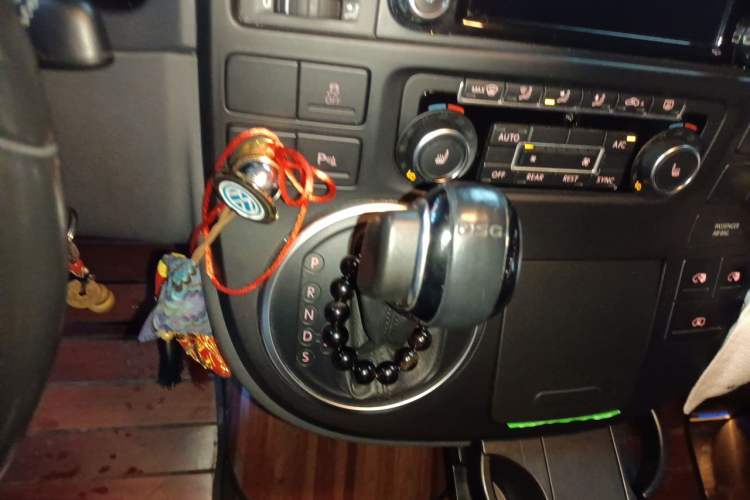 Used Volkswagen Multivan 2012 2.0 TSI Four-Wheel Drive Deluxe Edition Gear Lever