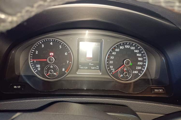 Used Volkswagen Multivan 2012 2.0 TSI Four-Wheel Drive Deluxe Edition Instrument Cluster