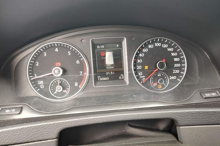 Used Volkswagen Multivan 2012 2.0 TSI Two-Wheel-Drive Luxury Edition Instrument Cluster