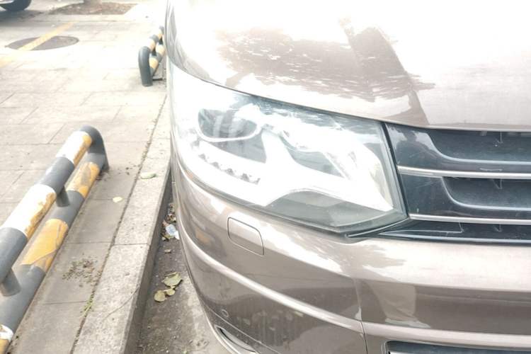 Used Volkswagen Multivan 2012 2.0 TSI Two-Wheel-Drive Luxury Edition Right Front Headlight