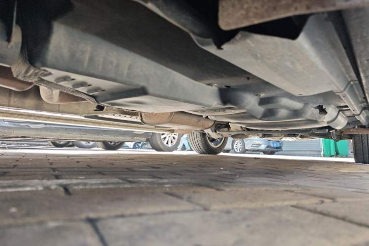 Used Volkswagen Multivan 2012 2.0 TSI Four-Wheel Drive Deluxe Edition Chassis Front Left