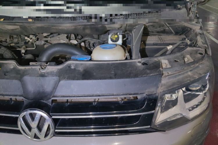 Used Volkswagen Multivan 2012 2.0 TSI Two-Wheel-Drive Luxury Edition Engine Bay Left