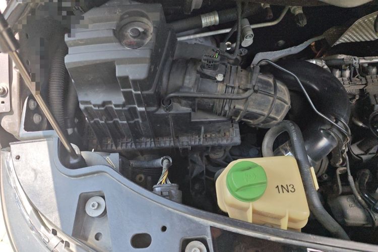 Used Volkswagen Multivan 2012 2.0 TSI Four-Wheel Drive Deluxe Edition Engine Bay Right