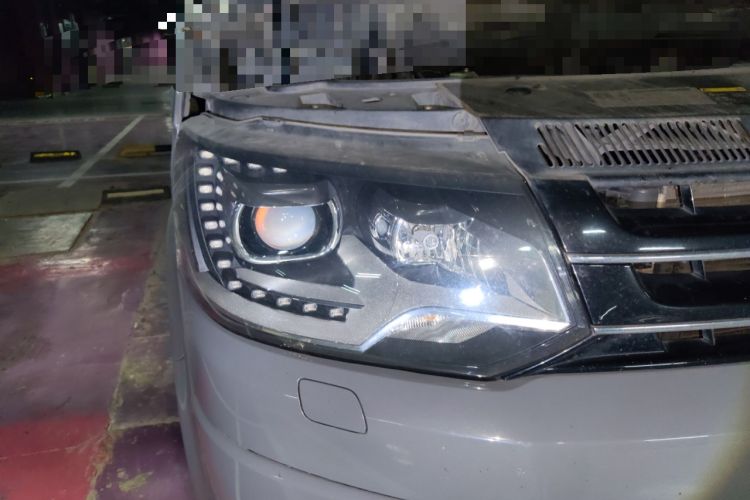 Used Volkswagen Multivan 2012 2.0 TSI Two-Wheel-Drive Luxury Edition Right Front Headlight