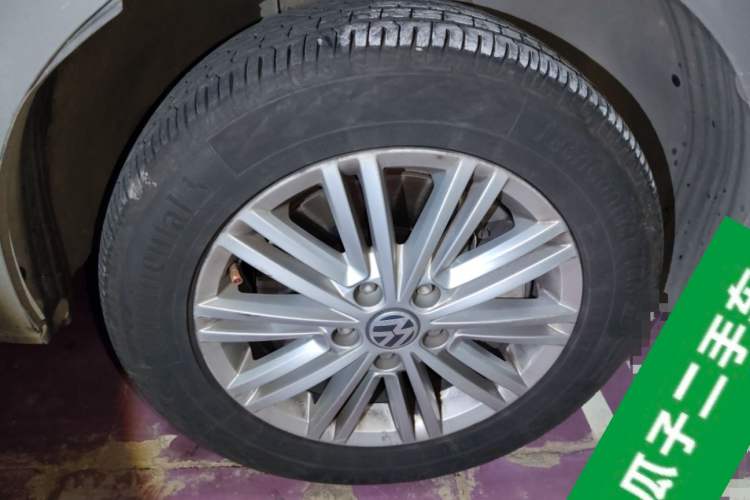 Used Volkswagen Multivan 2012 2.0 TSI Two-Wheel-Drive Luxury Edition Right Front Wheel Hub