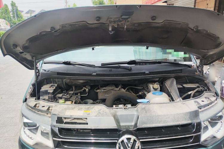 Used Volkswagen Multivan 2012 2.0 TSI Four-Wheel Drive Deluxe Edition Engine Bay