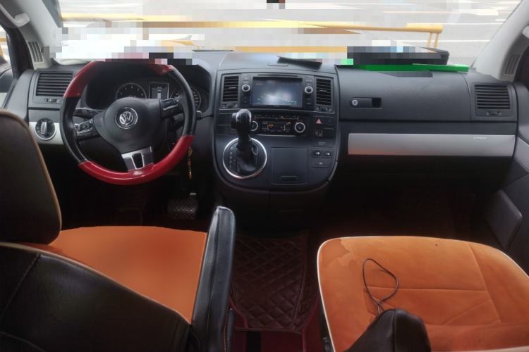 Used Volkswagen Multivan 2012 2.0 TSI Two-Wheel-Drive Luxury Edition Center Console