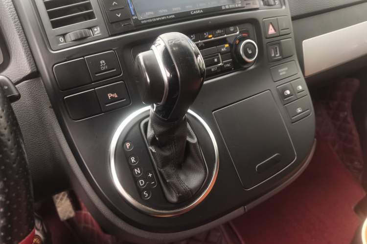 Used Volkswagen Multivan 2012 2.0 TSI Two-Wheel-Drive Luxury Edition Gear Lever