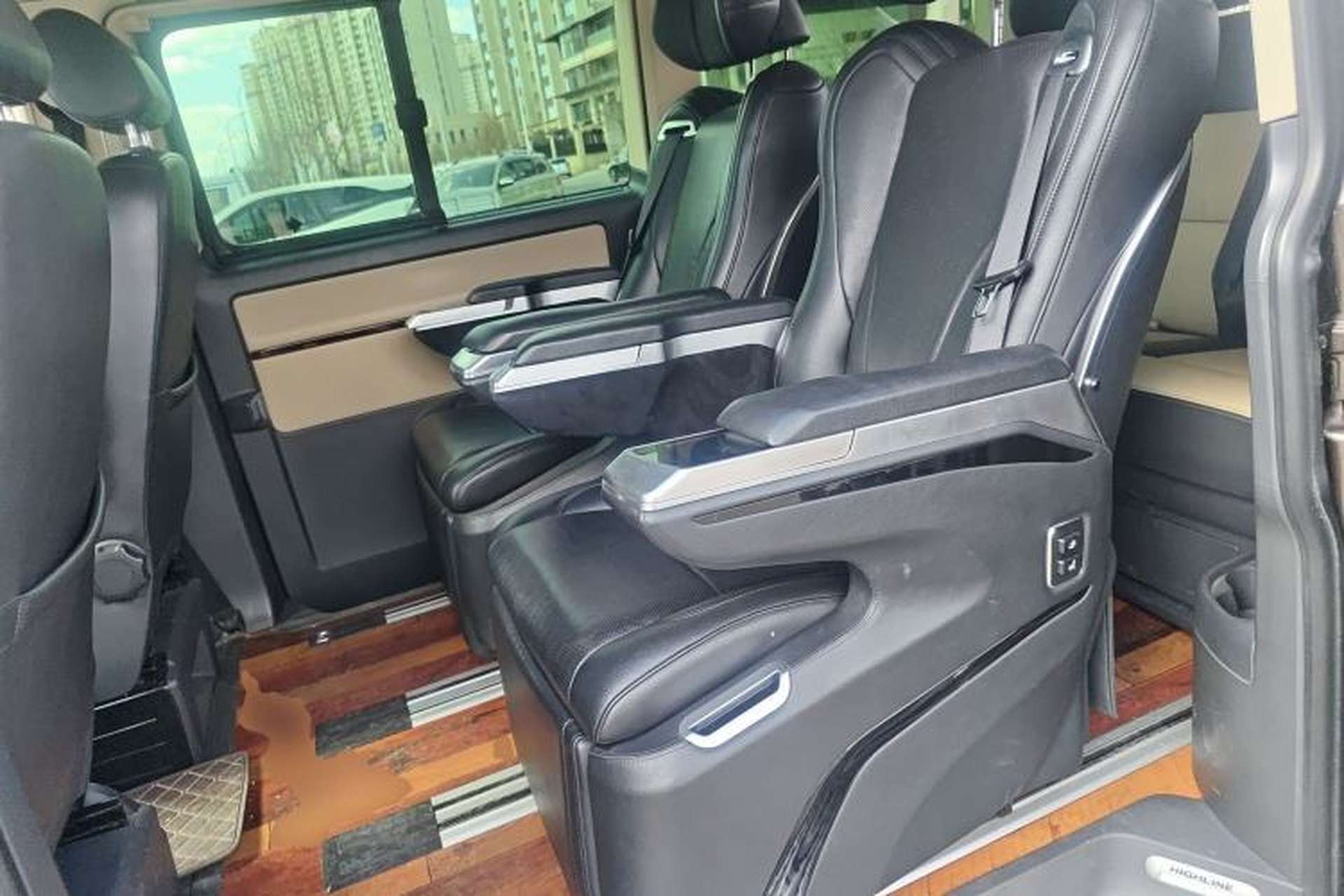 Used Volkswagen Multivan 2012 2.0 TSI Four-Wheel Drive Deluxe Edition Left Rear Seat