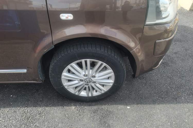 Used Volkswagen Multivan 2012 2.0 TSI Two-Wheel-Drive Luxury Edition Right Front Wheel Hub