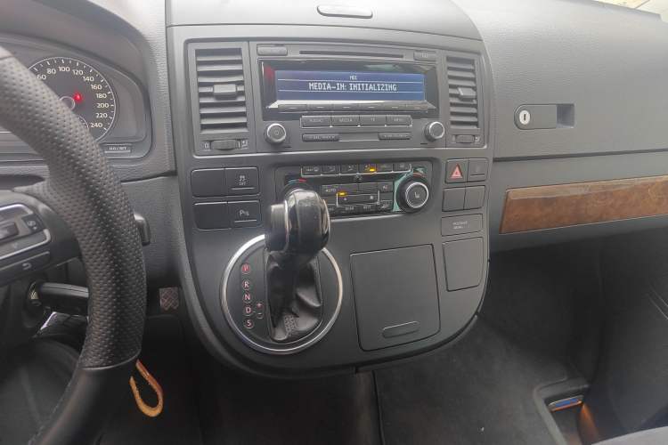 Used Volkswagen Multivan 2012 2.0 TSI Two-Wheel Drive Business Edition Audio And AC Panel
