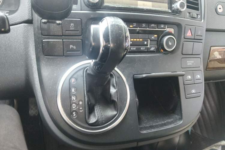 Used Volkswagen Multivan 2012 2.0 TSI Four-Wheel Drive Deluxe Edition Gear Lever