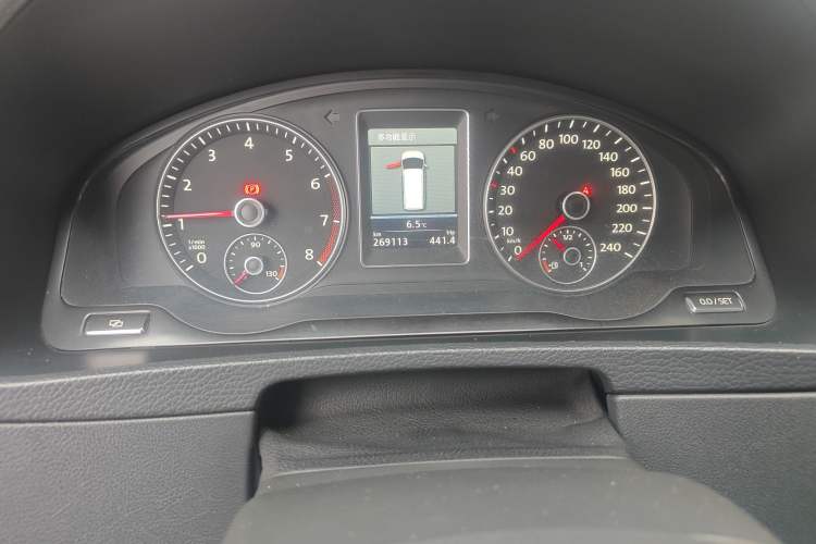 Used Volkswagen Multivan 2012 2.0 TSI Two-Wheel Drive Business Edition Odometer Close Up