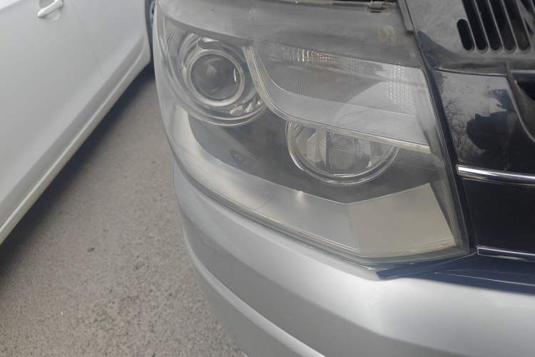 Used Volkswagen Multivan 2012 2.0 TSI Two-Wheel Drive Business Edition Right Front Headlight