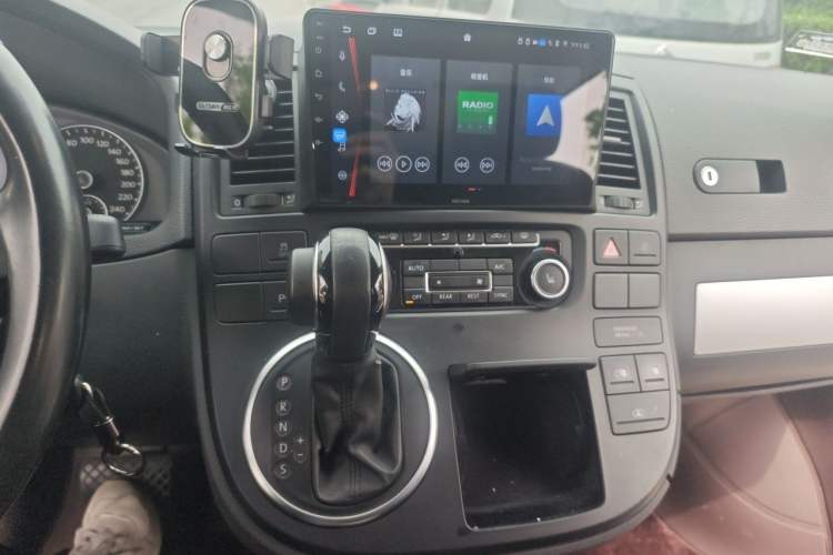 Used Volkswagen Multivan 2012 2.0 TSI Two-Wheel-Drive Luxury Edition Audio And AC Panel