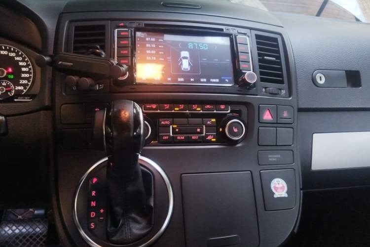 Used Volkswagen Multivan 2012 2.0 TSI Two-Wheel Drive Business Edition Audio And AC Panel