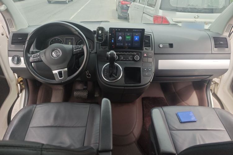 Used Volkswagen Multivan 2012 2.0 TSI Two-Wheel-Drive Luxury Edition Center Console
