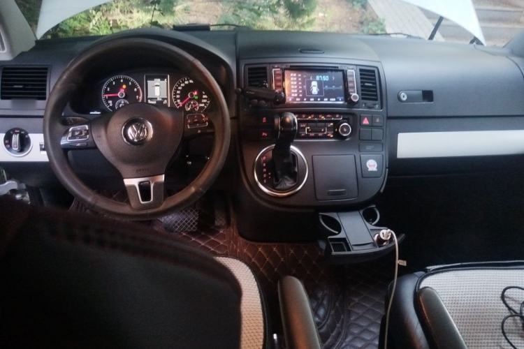 Used Volkswagen Multivan 2012 2.0 TSI Two-Wheel Drive Business Edition Center Console