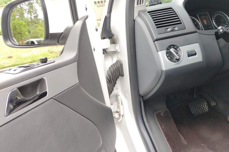 Used Volkswagen Multivan 2012 2.0 TSI Two-Wheel Drive Business Edition Driver Seat
