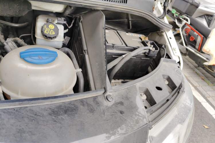 Used Volkswagen Multivan 2012 2.0 TSI Two-Wheel Drive Business Edition Engine Bay Left