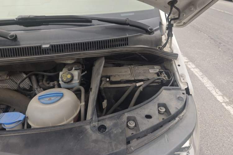 Used Volkswagen Multivan 2012 2.0 TSI Two-Wheel-Drive Luxury Edition Engine Bay Left