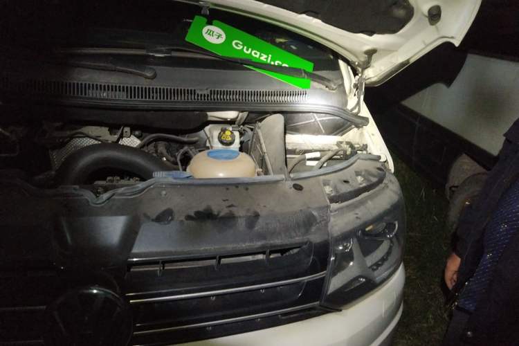 Used Volkswagen Multivan 2012 2.0 TSI Four-Wheel Drive Deluxe Edition Engine Bay Left