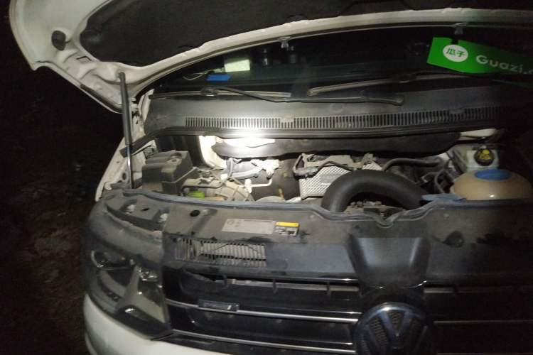 Used Volkswagen Multivan 2012 2.0 TSI Four-Wheel Drive Deluxe Edition Engine Bay Right