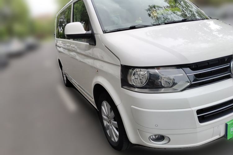 Used Volkswagen Multivan 2012 2.0 TSI Two-Wheel Drive Business Edition Front Right 45 Deg