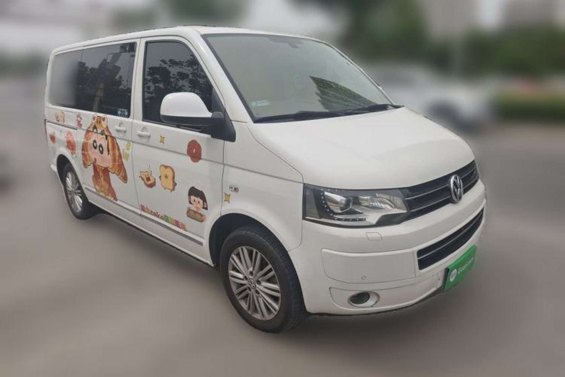 Used Volkswagen Multivan 2012 2.0 TSI Two-Wheel-Drive Luxury Edition Front Right 45 Deg