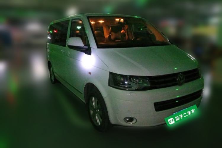 Used Volkswagen Multivan 2012 2.0 TSI Four-Wheel Drive Deluxe Edition Front Right 45 Deg