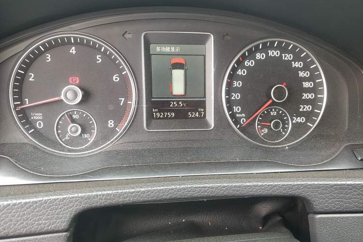 Used Volkswagen Multivan 2012 2.0 TSI Two-Wheel-Drive Luxury Edition Odometer Close Up