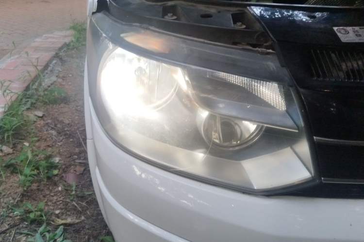 Used Volkswagen Multivan 2012 2.0 TSI Two-Wheel Drive Business Edition Right Front Headlight