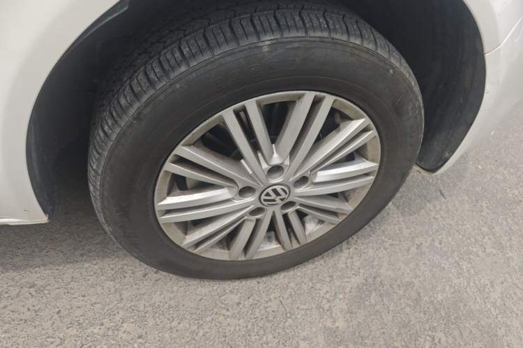 Used Volkswagen Multivan 2012 2.0 TSI Two-Wheel-Drive Luxury Edition Right Front Wheel Hub